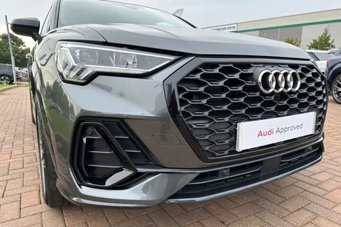 KN22NEF Audi Q3 Black Edition 35 TFSI  150 PS S tronic Thumbnail #9