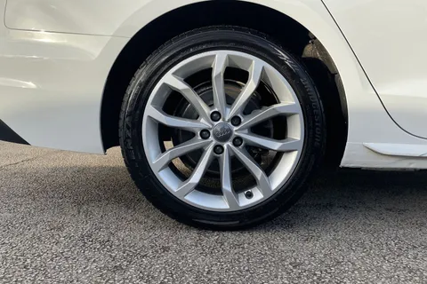 HJ70TVY Audi A4 Avant 2.0 TFSI 35 Sport S Tronic Euro 6 (s/s) 5dr Thumbnail #11