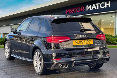 NJ19HPZ Audi A3 1.5 TFSI CoD 35 Black Edition Sportback Euro 6 (s/s) 5dr Thumbnail #3