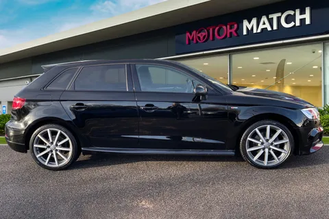 NJ19HPZ Audi A3 1.5 TFSI CoD 35 Black Edition Sportback Euro 6 (s/s) 5dr Thumbnail #4