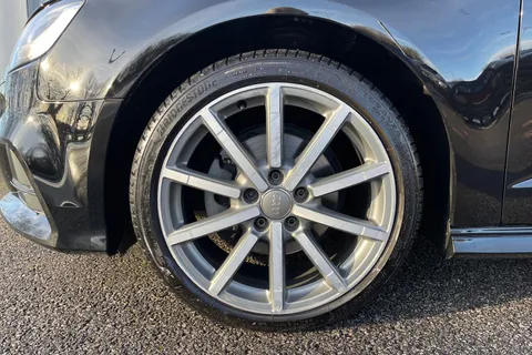 NJ19HPZ Audi A3 1.5 TFSI CoD 35 Black Edition Sportback Euro 6 (s/s) 5dr Thumbnail #7