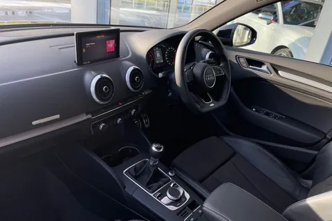 NJ19HPZ Audi A3 1.5 TFSI CoD 35 Black Edition Sportback Euro 6 (s/s) 5dr Thumbnail #9