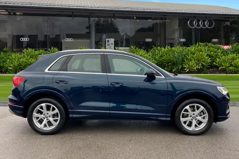 MV69UVB Audi Q3 Sport 40 TDI quattro 190 PS S tronic Thumbnail #4