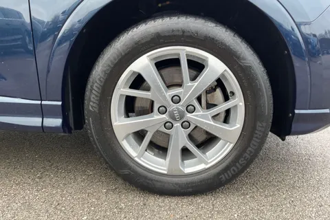 MV69UVB Audi Q3 Sport 40 TDI quattro 190 PS S tronic Thumbnail #7