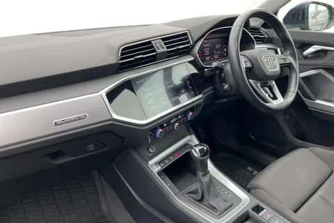 MV69UVB Audi Q3 Sport 40 TDI quattro 190 PS S tronic Thumbnail #9