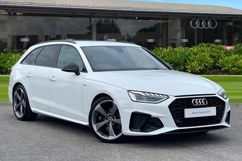 VX71YTS Audi A4 Avant Avant Black Edition 35 TFSI  150 PS S tronic Thumbnail #2