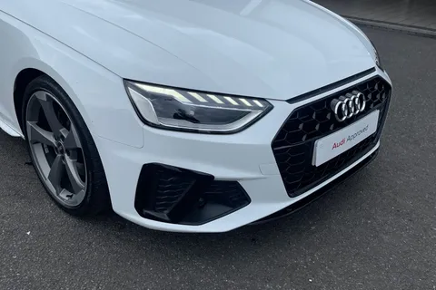 VX71YTS Audi A4 Avant Avant Black Edition 35 TFSI  150 PS S tronic Thumbnail #9