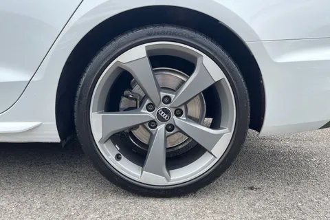 VX71YTS Audi A4 Avant Avant Black Edition 35 TFSI  150 PS S tronic Thumbnail #10