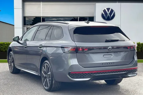 Volkswagen Passat 1.5 TSI 19.7kWh R-Line DSG Euro 6 (s/s) 5dr Thumbnail #3