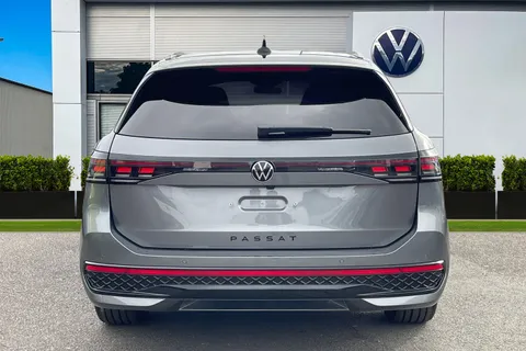 Volkswagen Passat 1.5 TSI 19.7kWh R-Line DSG Euro 6 (s/s) 5dr Thumbnail #5