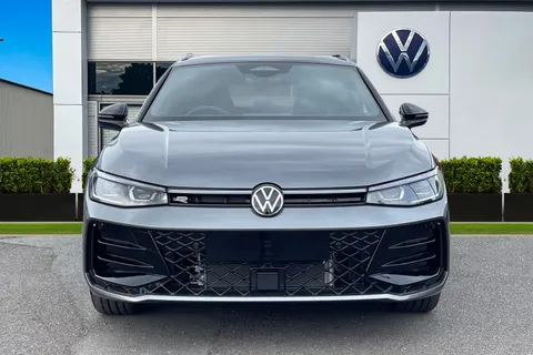 Volkswagen Passat 1.5 TSI 19.7kWh R-Line DSG Euro 6 (s/s) 5dr Thumbnail #6