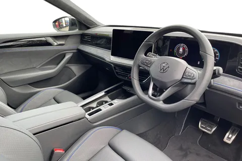 Volkswagen Passat 1.5 TSI 19.7kWh R-Line DSG Euro 6 (s/s) 5dr Thumbnail #8