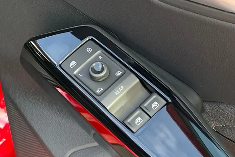 Volkswagen ID.3 Pro S 77kWh Match Auto 5dr (5Seat) Thumbnail #36