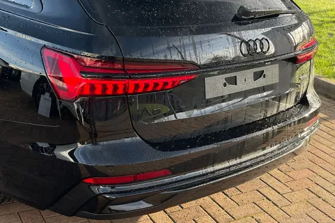 Audi A6 Avant 2.0 TDI 40 Black Edition S Tronic quattro Euro 6 (s/s) 5dr Thumbnail #8