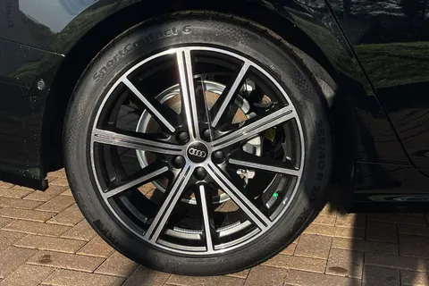 Audi A6 Avant 2.0 TDI 40 Black Edition S Tronic quattro Euro 6 (s/s) 5dr Thumbnail #11