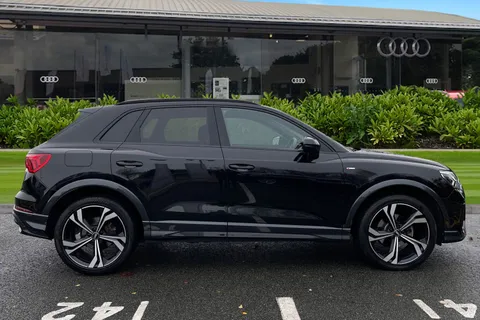 BV70KSZ Audi Q3 Edition 1 35 TFSI  150 PS S tronic Thumbnail #4