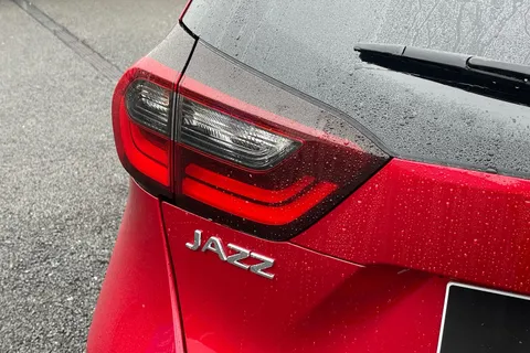 32 of 56 for Honda Jazz 1.5 h i-MMD Advance eCVT Euro 6 (s/s) 5dr