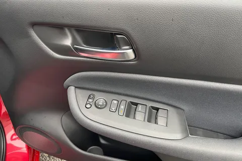 19 of 43 for Honda Jazz 1.5 h i-MMD Elegance eCVT Euro 6 (s/s) 5dr