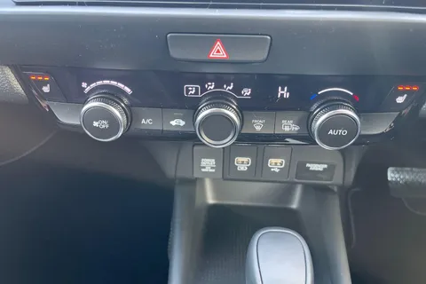 14 of 41 for Honda Jazz 1.5 h i-MMD Advance Hatchback 5dr Petrol Hybrid eCVT Euro 6 (s/s) (122 ps)