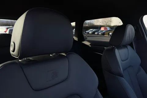 BK75HFU Audi A6 Avant Avant Black Edition 40 TDI quattro 204 PS S tronic Thumbnail #24