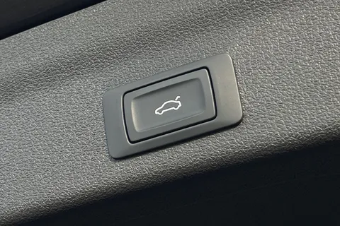 BK75HFU Audi A6 Avant Avant Black Edition 40 TDI quattro 204 PS S tronic Thumbnail #27