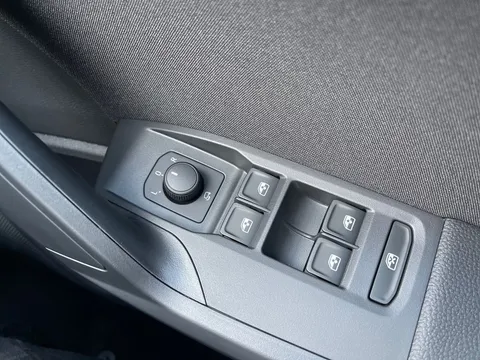  SEAT Arona 1.0 TSI FR Euro 6 (s/s) 5dr Thumbnail #46