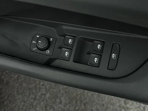 17 of 47 for CUPRA Terramar 1.5 eTSI V2 DSG Euro 6 (s/s) 5dr