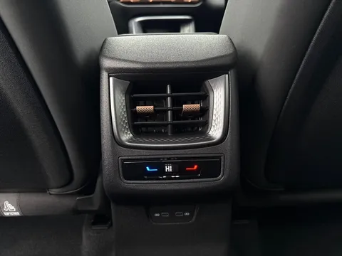 33 of 47 for CUPRA Terramar 1.5 eTSI V2 DSG Euro 6 (s/s) 5dr