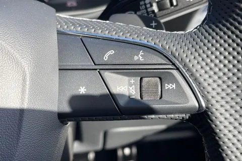 PL25EGX Audi Q8 SUV S line 50 TDI quattro 286 PS tiptronic Thumbnail #30