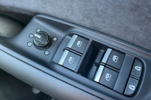 PL25EGX Audi Q8 SUV S line 50 TDI quattro 286 PS tiptronic Thumbnail #37