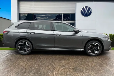 Volkswagen Passat 1.5 eTSI MHEV R-Line DSG Euro 6 (s/s) 5dr Thumbnail #4