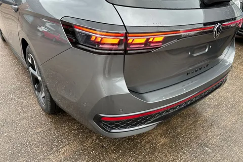 Volkswagen Passat 1.5 eTSI MHEV R-Line DSG Euro 6 (s/s) 5dr Thumbnail #8