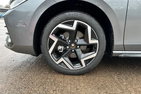 Volkswagen Passat 1.5 eTSI MHEV R-Line DSG Euro 6 (s/s) 5dr Thumbnail #10