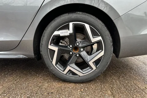 Volkswagen Passat 1.5 eTSI MHEV R-Line DSG Euro 6 (s/s) 5dr Thumbnail #11