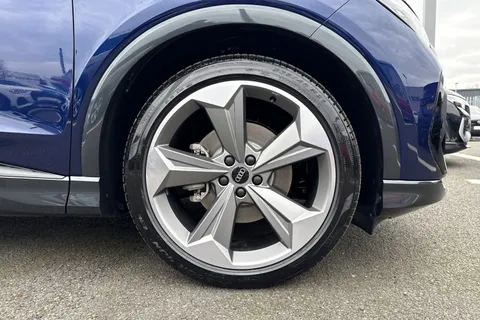 Audi Q4 e-tron 35 Black Edition Auto 5dr 55kWh Thumbnail #10