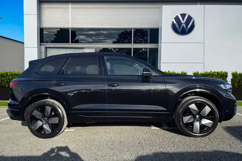 Volkswagen Touareg 3.0 TDI V6 Black Edition Tiptronic 4Motion Euro 6 (s/s) 5dr Thumbnail #4