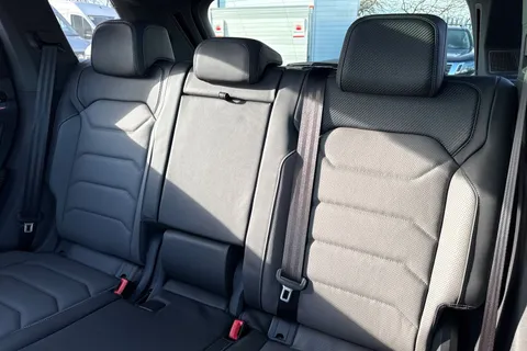 Volkswagen Touareg 3.0 TDI V6 Black Edition Tiptronic 4Motion Euro 6 (s/s) 5dr Thumbnail #14