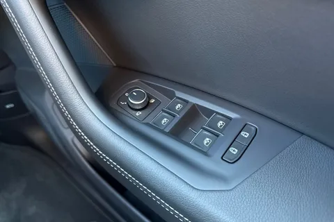 Volkswagen Touareg 3.0 TDI V6 Black Edition Tiptronic 4Motion Euro 6 (s/s) 5dr Thumbnail #18