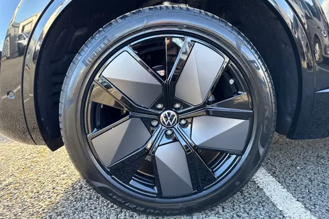 Volkswagen Touareg 3.0 TDI V6 Black Edition Tiptronic 4Motion Euro 6 (s/s) 5dr Thumbnail #22