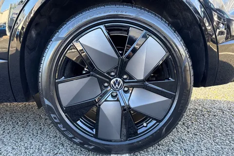 Volkswagen Touareg 3.0 TDI V6 Black Edition Tiptronic 4Motion Euro 6 (s/s) 5dr Thumbnail #23