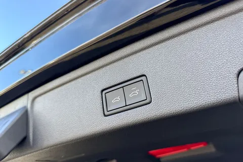 Volkswagen Touareg 3.0 TDI V6 Black Edition Tiptronic 4Motion Euro 6 (s/s) 5dr Thumbnail #34