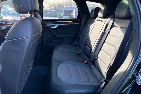 Volkswagen Touareg 3.0 TDI V6 Black Edition Tiptronic 4Motion Euro 6 (s/s) 5dr Thumbnail #38