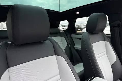  Land Rover Range Rover Evoque 1.5 P270e 12.17kWh Edition Auto 4WD Euro 6 (s/s) 5dr Thumbnail #11
