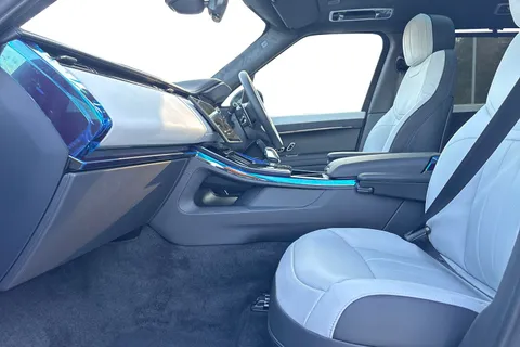 Land Rover Range Rover Sport 4.4 P530 V8 Autobiography Auto 4WD Euro 6 (s/s) 5dr Thumbnail #4