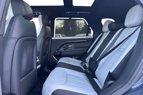 Land Rover Range Rover Sport 4.4 P530 V8 Autobiography Auto 4WD Euro 6 (s/s) 5dr Thumbnail #5