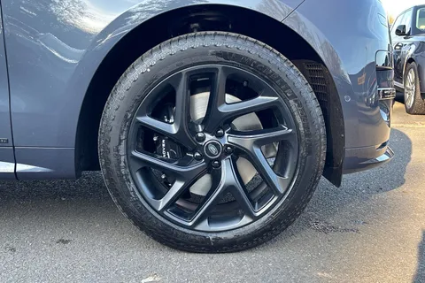 Land Rover Range Rover Sport 4.4 P530 V8 Autobiography Auto 4WD Euro 6 (s/s) 5dr Thumbnail #9