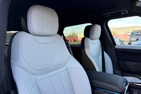 Land Rover Range Rover Sport 4.4 P530 V8 Autobiography Auto 4WD Euro 6 (s/s) 5dr Thumbnail #11