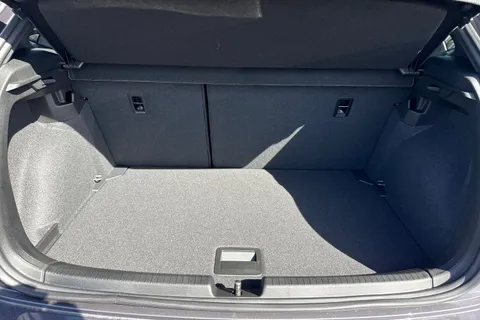 DA75KPP Volkswagen Polo 1.0 TSI 115 R-Line 5dr DSG | Pre Reg | limited Stock Availability Thumbnail #7