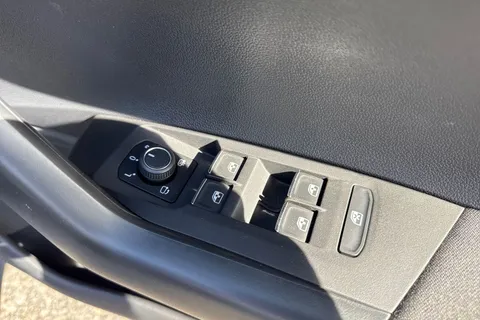 DA75KPP Volkswagen Polo 1.0 TSI 115 R-Line 5dr DSG | Pre Reg | limited Stock Availability Thumbnail #21