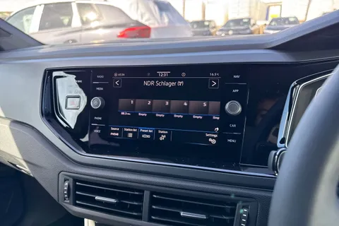 DA75KPP Volkswagen Polo 1.0 TSI 115 R-Line 5dr DSG | Pre Reg | limited Stock Availability Thumbnail #39